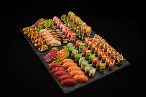 111. The Royal Sushi XL (100pcs)
