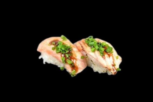 212. Nigiri Tataki saumon 2pcs